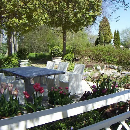 Kvisthoej Bed & Breakfast *